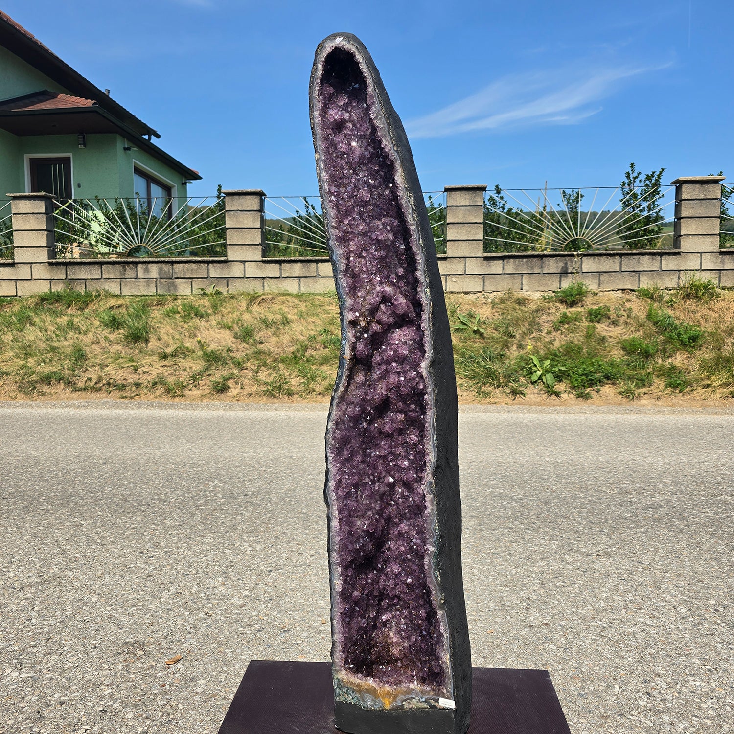 Amethyst Druse – Geode – Harmony and Relaxation – UNIQUE No. 109