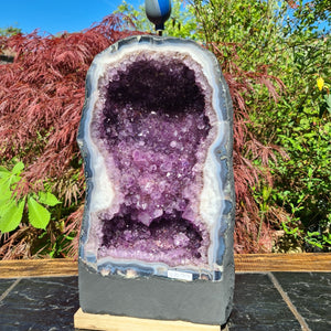 Amethyst mit Chalcedon Rand Nr. 82