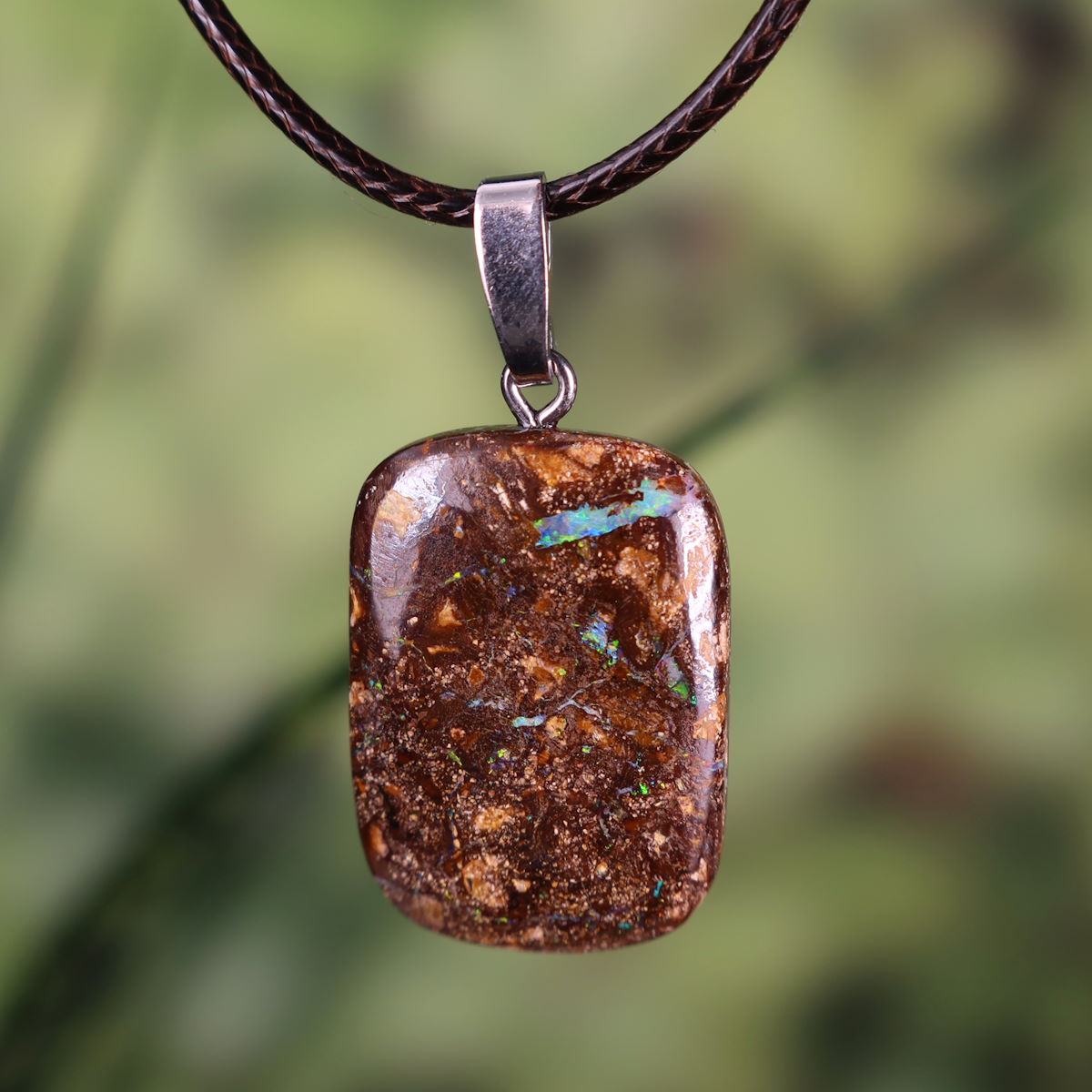 Boulder Opal Anhänger - Unikat Nr. 20 - Handgeschliffen - Echter Edelstein mit massiver Silberschlaufe - Größe 30x21mm - Freude und Leichtigkeit