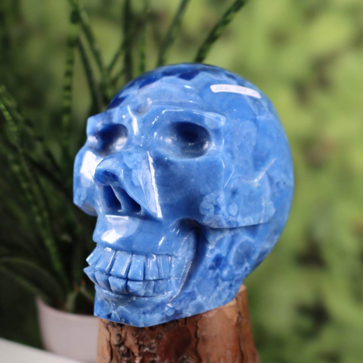 Blue synthetic glass crystal skull, 13x13 cm, hand-carved gemstone, unique design available at Steinwelten.